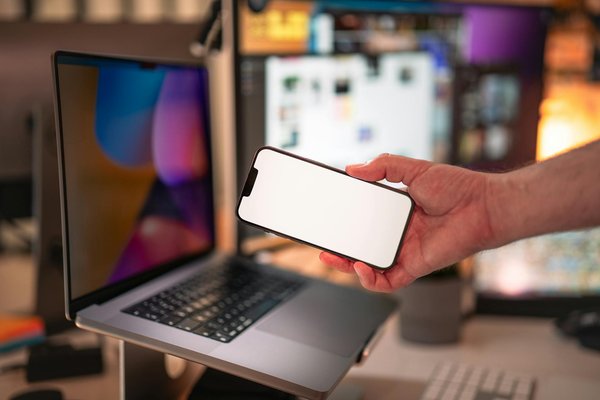 How to Craft a Gourmet Fish Dish with a Perfect Skin and Delicate Flavor?